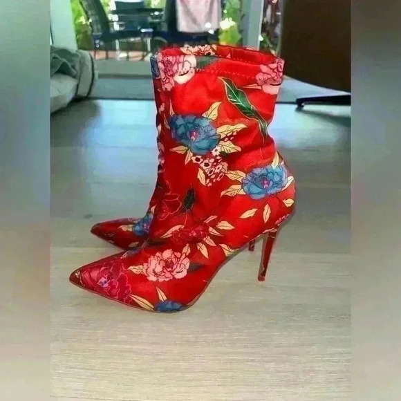 🌸ALDO Cirelle red Floral Print Sock satin Bootie boots 7.5 - Picture 3 of 7